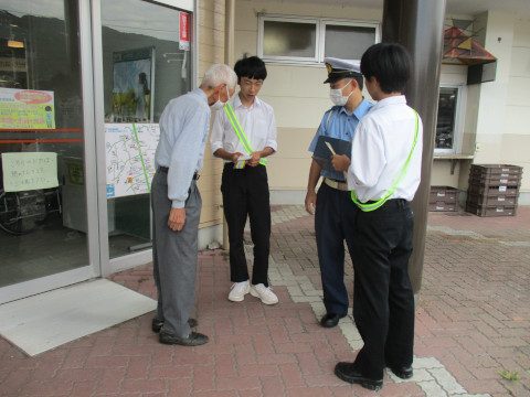 高校生による交通茶屋 2024年9月25日 国道33号線役場前